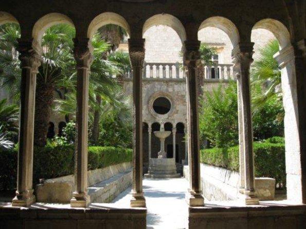 המנזר הפרנציסקני (Franciscan Monastery) בדוברובניק - VIATOR